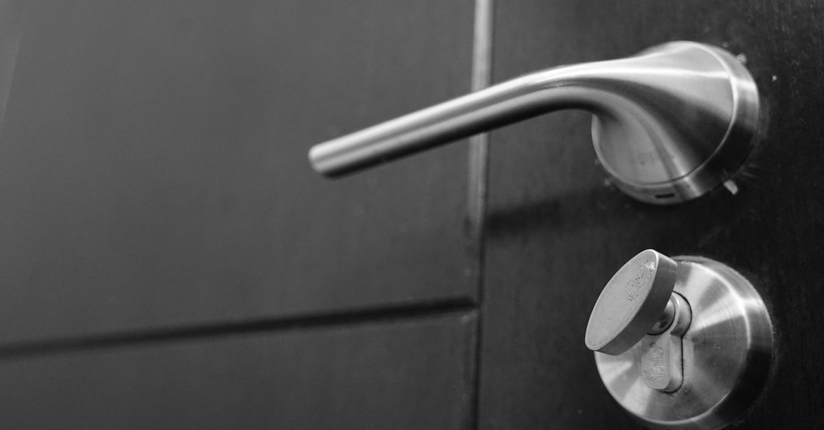 What Proof Do You Need for a Locksmith — and What to Expect When We Arrive — Bellmore Locksmiths